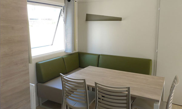 salon canapé et table