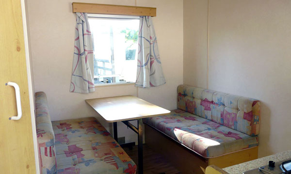 salon canapé et table